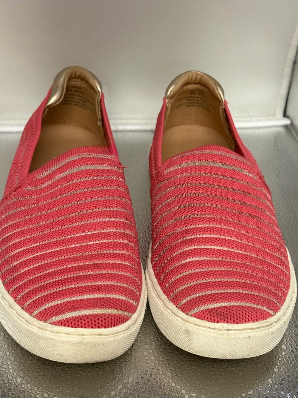 Women’s Slip-On Knit Flats in Coral Stripe